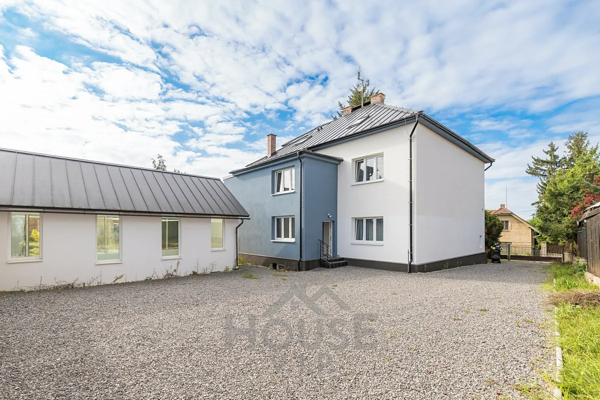 Prodej vícegeneračního domu 550 m², pozemek 1679 m²